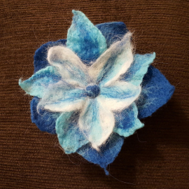 gallery/brooch_1_700